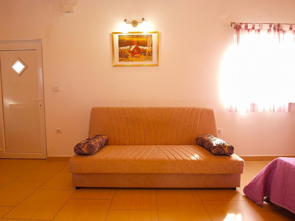 Apartments Iva 1534 Pola Esterno foto