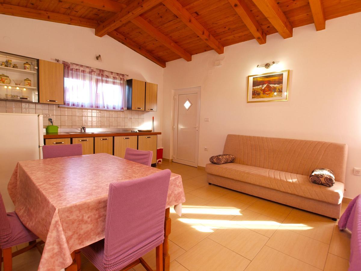 Apartments Iva 1534 Pola Esterno foto