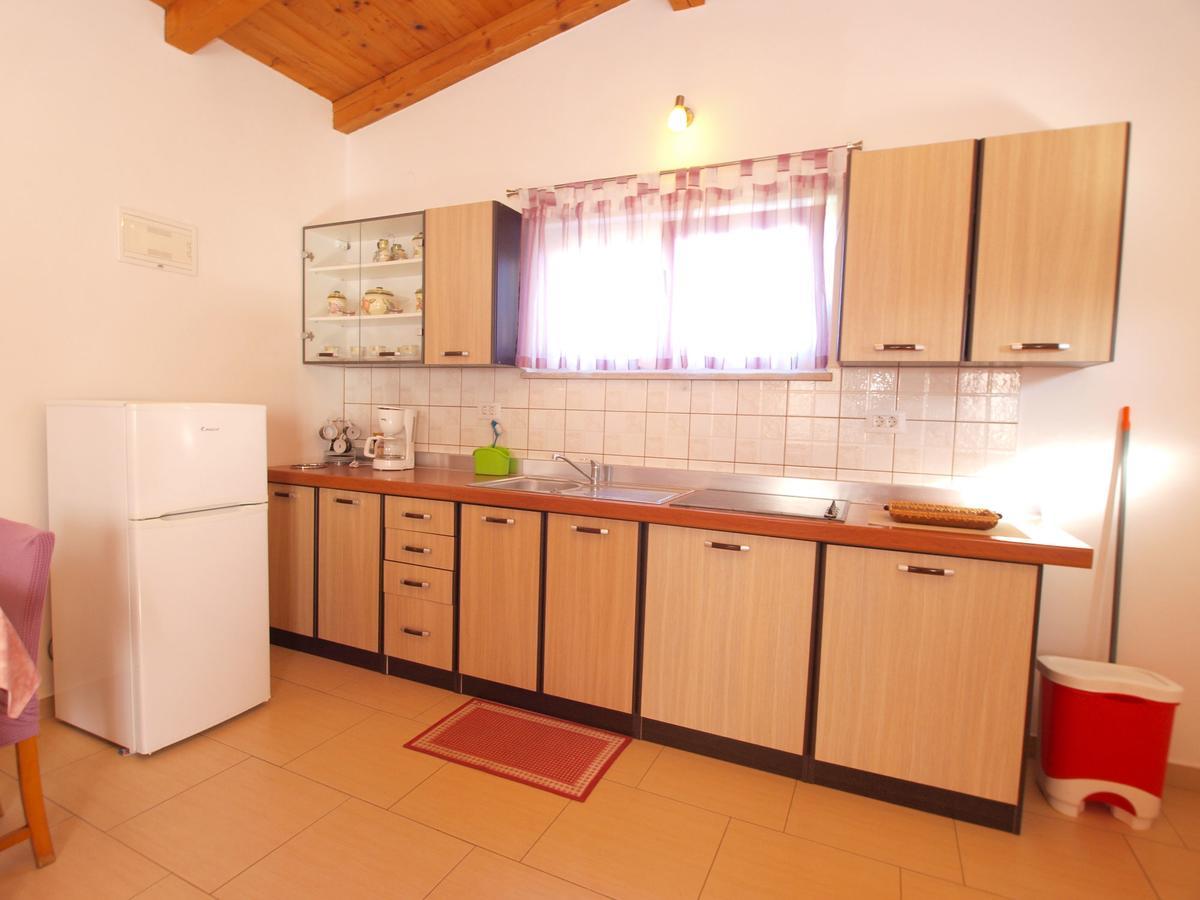 Apartments Iva 1534 Pola Esterno foto